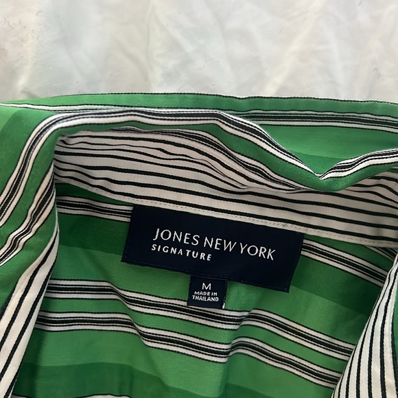 Crisp. Clean. Stylish. 100% cotton with slight polished sheet. Smooth, soft - Picture 6 of 8